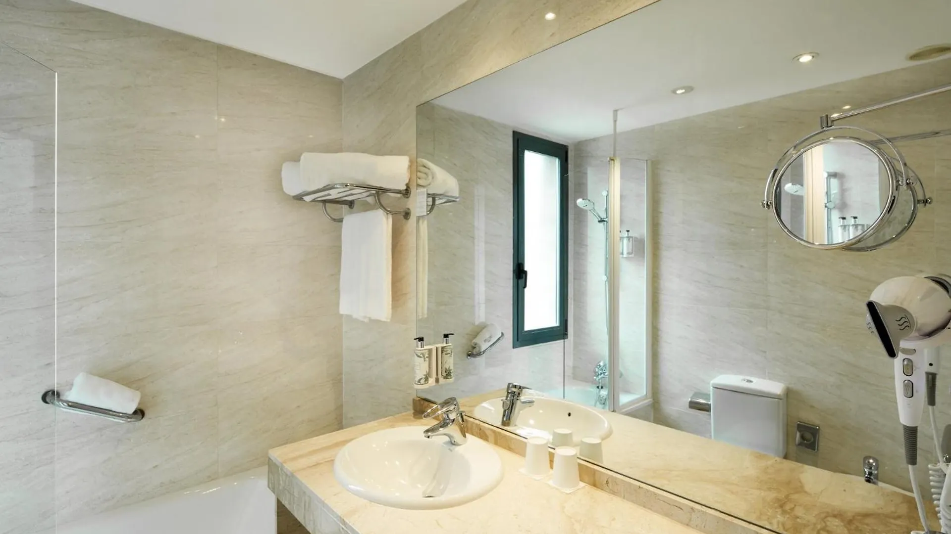 Sercotel Cornella Barcelona Корнелья де Лиобрегат Отель
